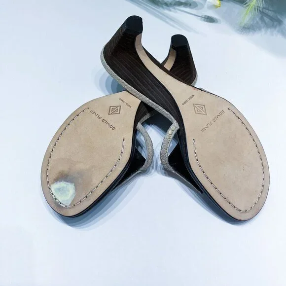 Donald Pliner VIIM Neutral Taupe (Praline) Snake Skin Sandals, NWOT, Size: 7M - Picture 4 of 9